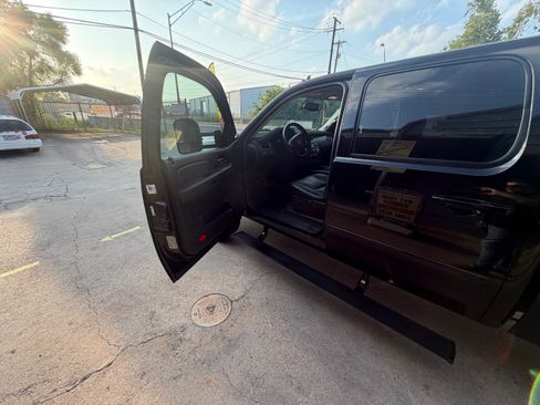 Used 2008 Chevrolet Silverado 2500 LTZ w/ Safety Package AWD/4WD image 11