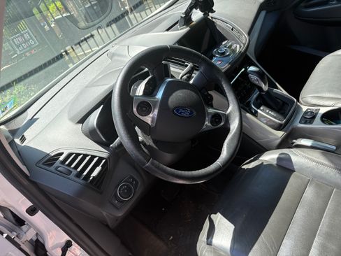 Used 2016 Ford C-MAX Energi SEL w/ Equipment Group 302A FWD image 9