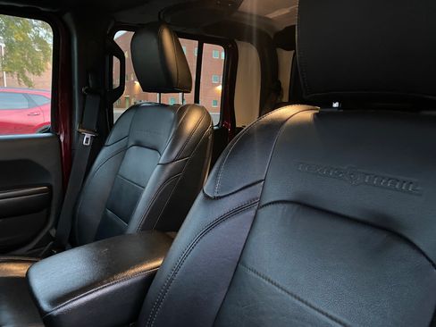 Used 2021 Jeep Gladiator Sport image 26