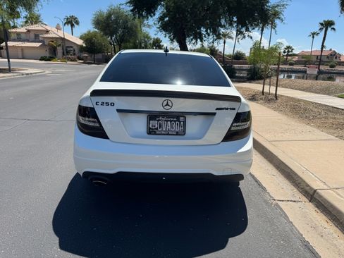 Used 2014 Mercedes-Benz C 250 Sedan image 4