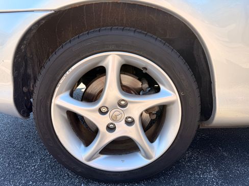 Used 2003 MAZDA MX-5 Miata LS RWD image 22