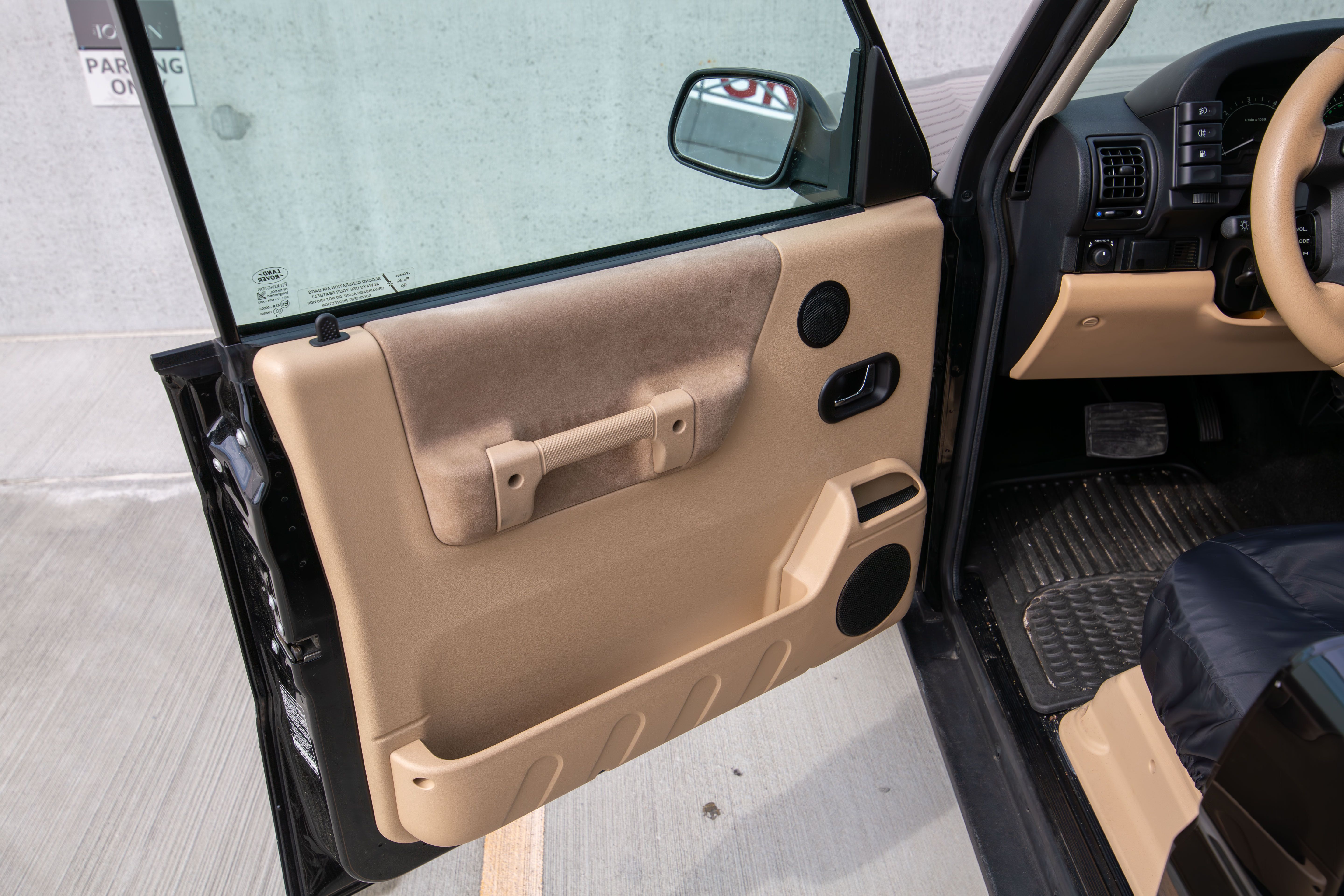 Used 2004 Land Rover Discovery SE AWD/4WD image 15