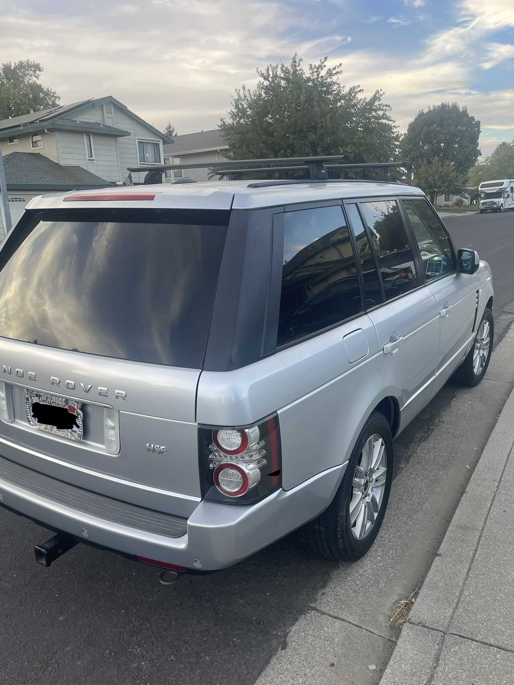 Used 2012 Land Rover Range Rover HSE AWD/4WD image 2
