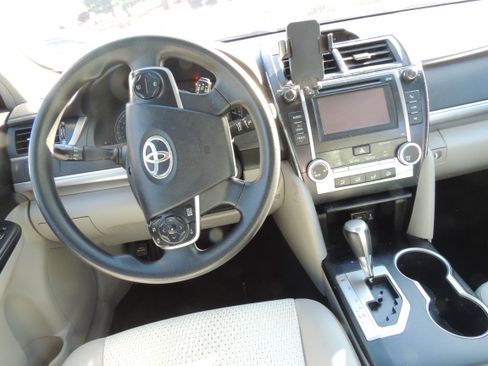 Used 2013 Toyota Camry LE image 20