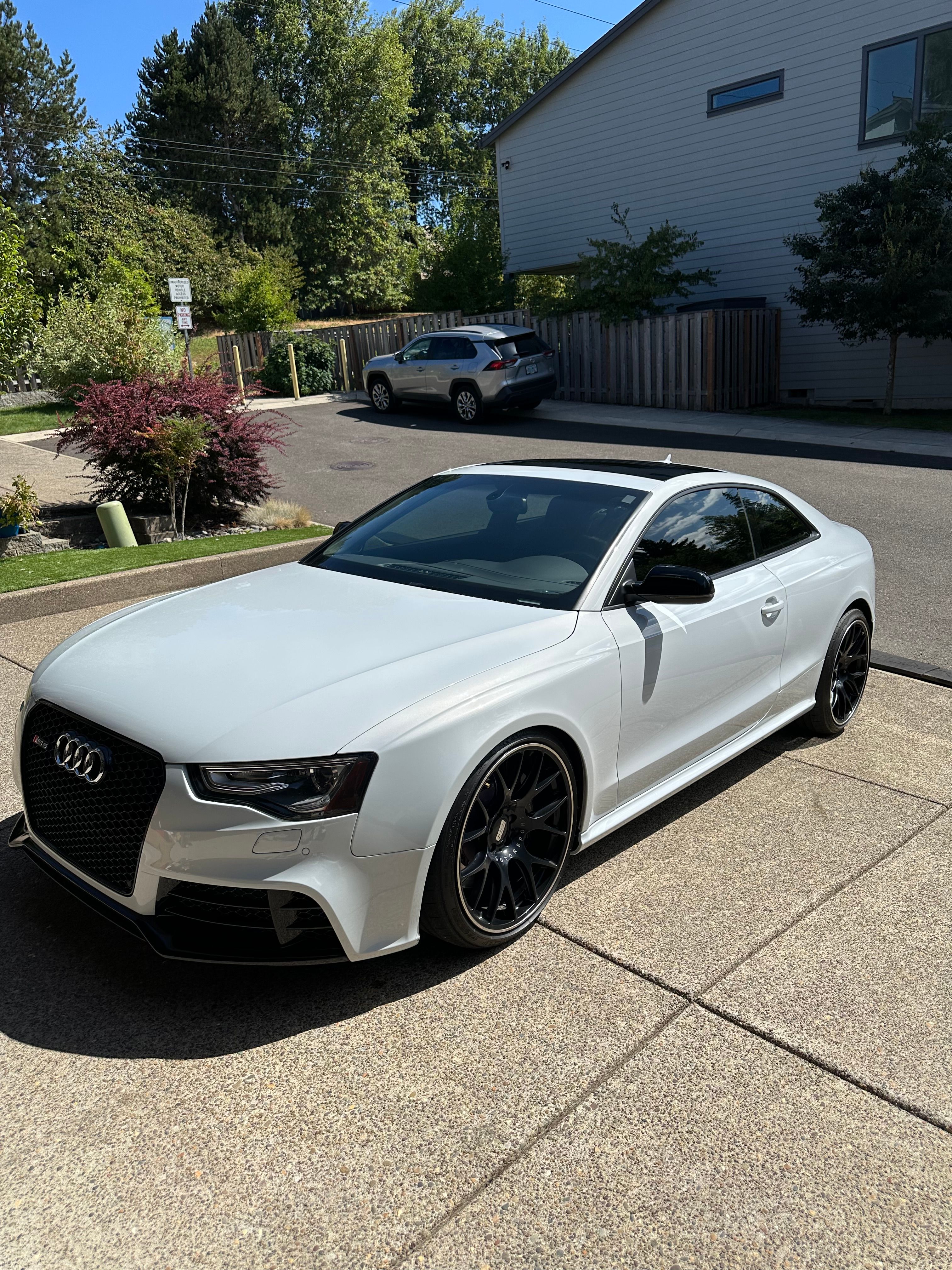 Used 2013 Audi RS 5 Coupe w/ Audi MMI Navigation Plus Pkg AWD/4WD image 4