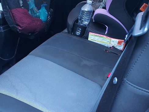 Used 2012 Chevrolet Captiva Sport LS image 5