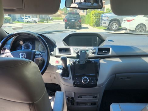 Used 2016 Honda Odyssey EX-L image 10