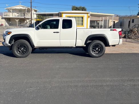 Used 2021 Toyota Tacoma SR image 4