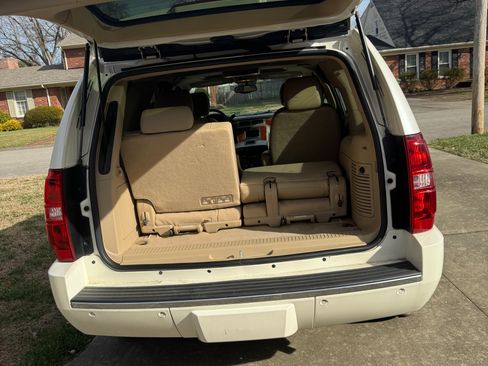 Used 2011 Chevrolet Tahoe LTZ image 11