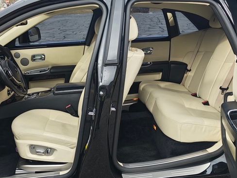 Used 2011 Rolls-Royce Ghost RWD image 8