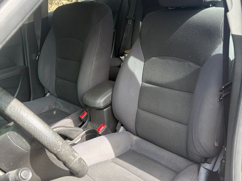 Used 2016 Chevrolet Cruze LT FWD image 25