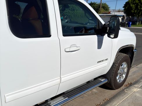 Used 2012 Chevrolet Silverado 2500 LTZ w/ LTZ Plus Package image 27