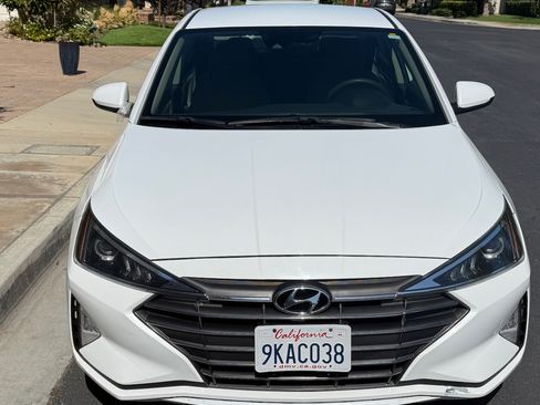 Used 2020 Hyundai Elantra SE FWD image 4