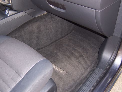 Used 2013 Dodge Challenger SXT image 25