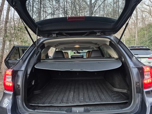 Used 2017 Subaru Outback 2.5i Limited image 12