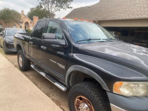 Used 2005 Dodge Ram 2500 Truck SLT image 2