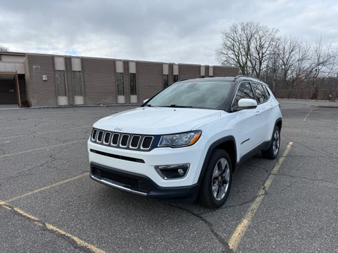 Used 2018 Jeep Compass Limited w/ Navigation Group AWD/4WD image 8
