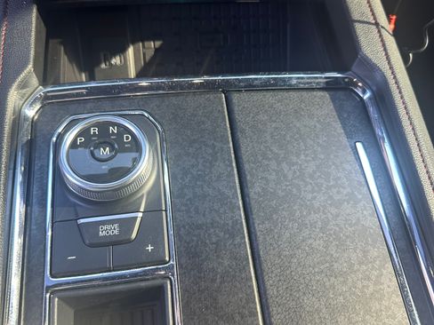 Used 2022 Ford Expedition Limited RWD image 9