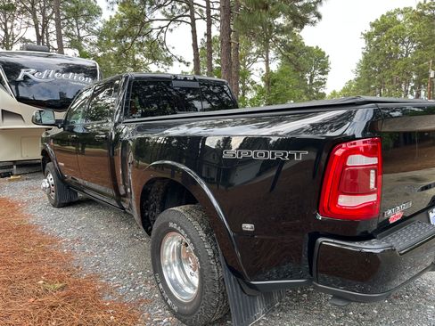 Used 2021 RAM 3500 Laramie AWD/4WD image 29