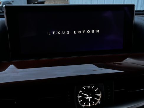 Used 2016 Lexus LX 570 4WD w/ Luxury Package image 17