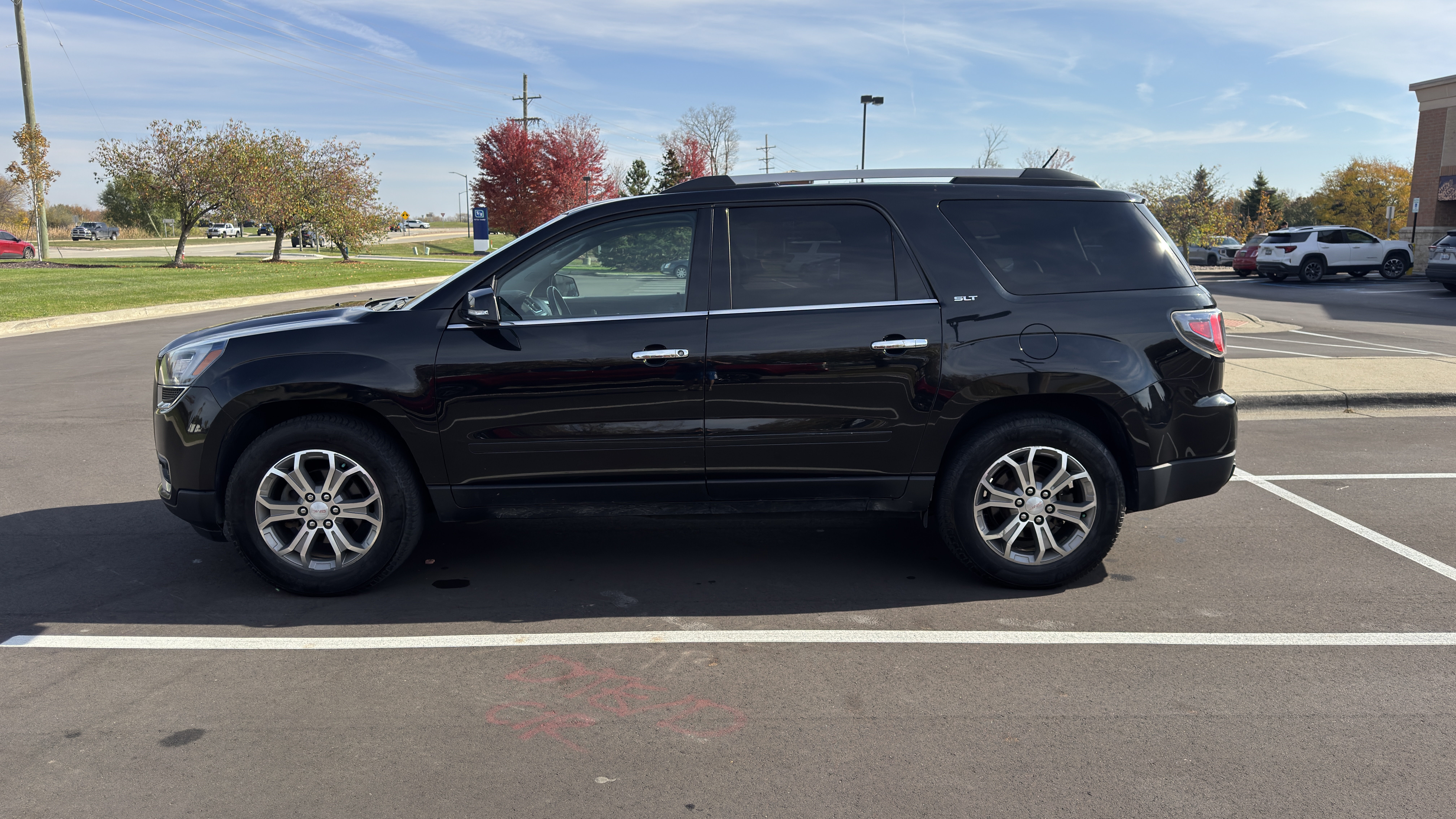 Used 2014 GMC Acadia SLT w/ Technology Package AWD/4WD image 1