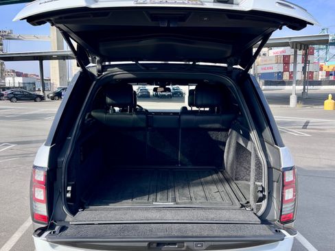 Used 2016 Land Rover Range Rover HSE image 19