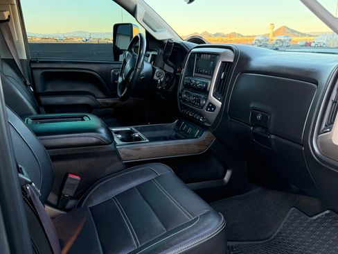 Used 2017 GMC Sierra 2500 Denali w/ Duramax Plus Package image 14