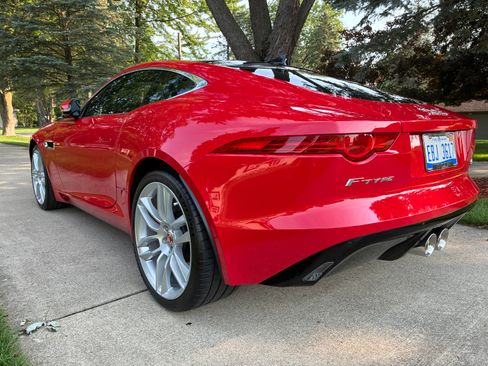 Used 2015 Jaguar F-TYPE S RWD image 5