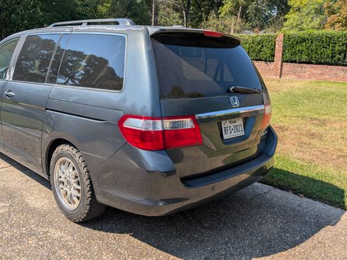 Used 2005 Honda Odyssey Touring image 2