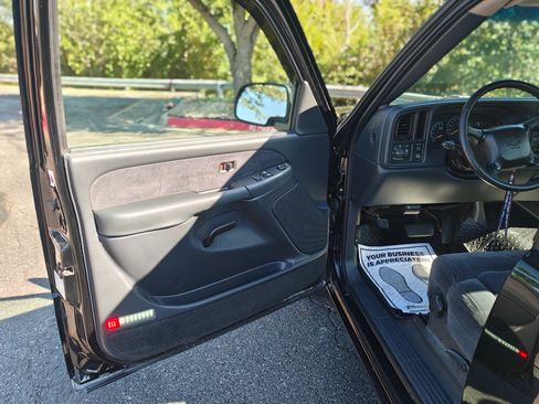 Used 2002 Chevrolet Silverado 1500 LS w/ Electrical Convenience Pkg image 20