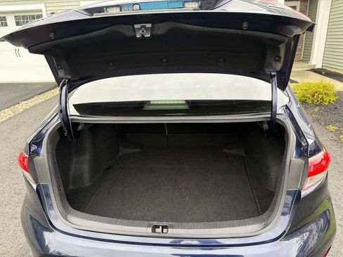 Used 2020 Toyota Corolla LE FWD image 11