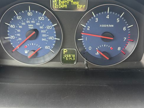 Used 2010 Volvo C30 T5 R-Design image 12