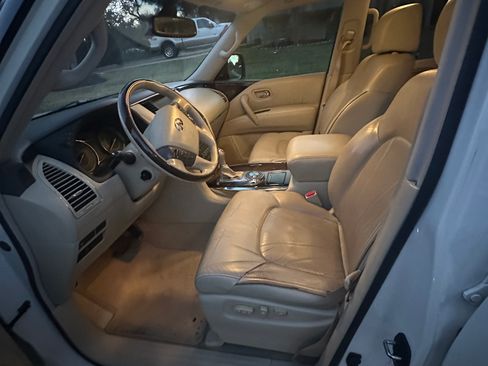 Used 2014 INFINITI QX80 2WD w/ Deluxe Touring Package image 8