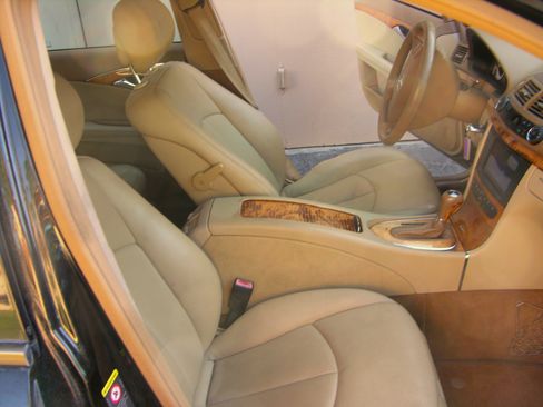 Used 2008 Mercedes-Benz E 350 Sedan image 5