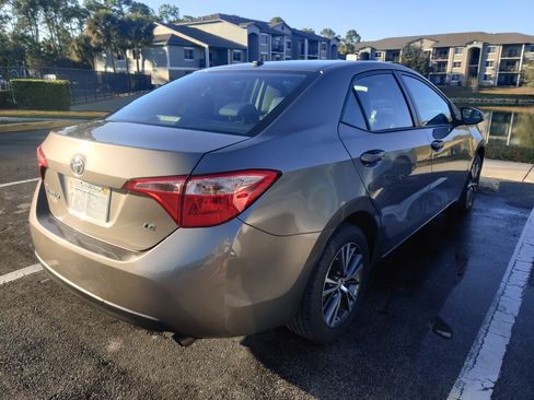 Used 2019 Toyota Corolla LE image 2