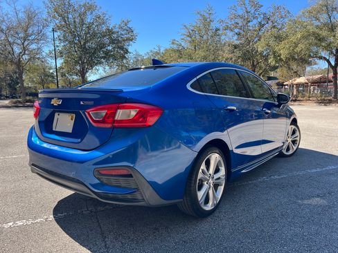 Used 2017 Chevrolet Cruze Premier image 4