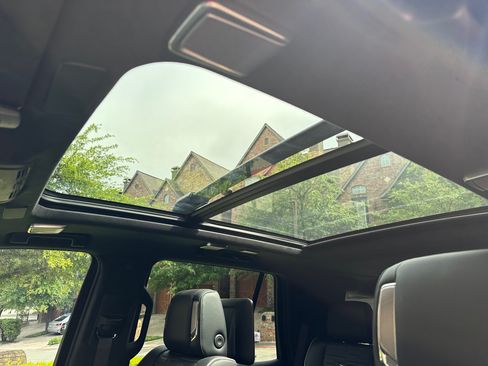 Used 2024 Cadillac Escalade Sport Platinum image 29