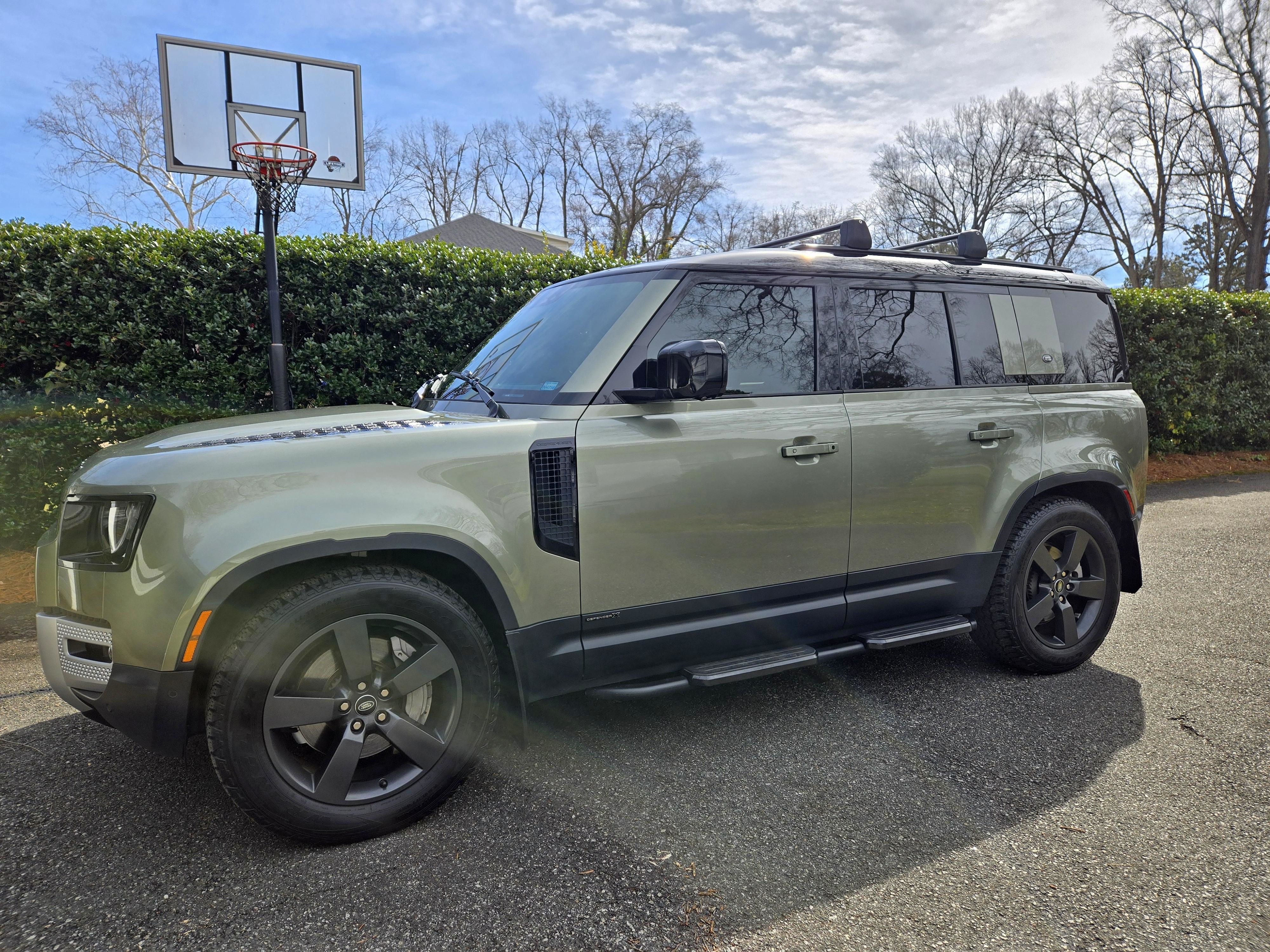 Used 2021 Land Rover Defender 110 SE AWD/4WD image 1