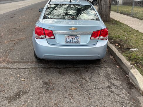 Used 2011 Chevrolet Cruze LS w/ Connectivity Package image 4