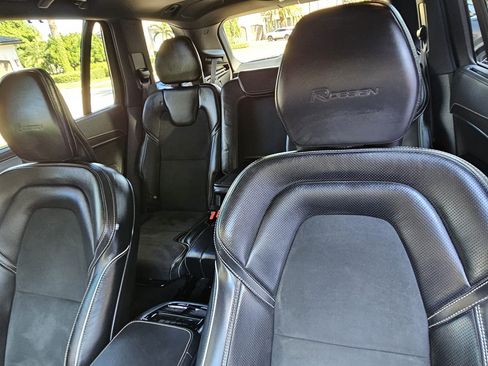 Used 2019 Volvo XC90 T6 R-Design w/ Advanced Package image 18