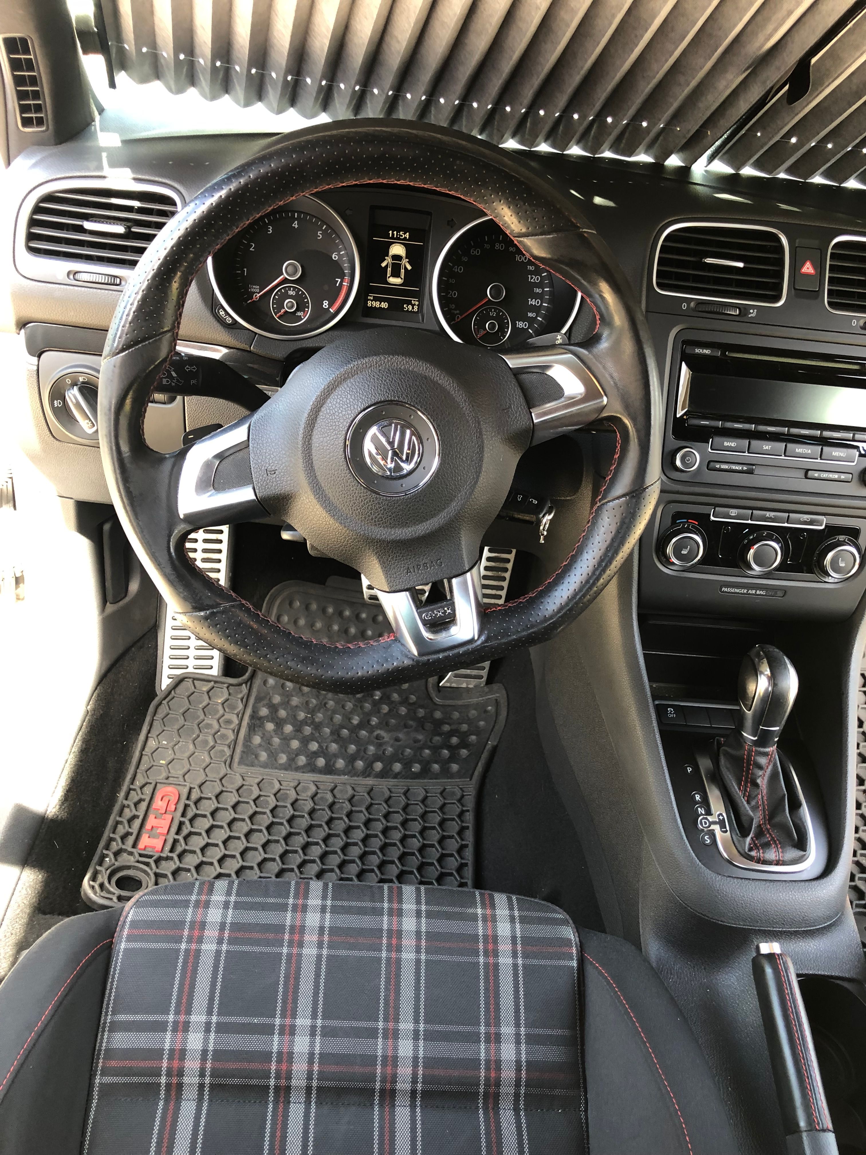 Used 2013 Volkswagen Golf 2-Door FWD image 8