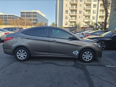Used 2014 Hyundai Accent GLS image 9