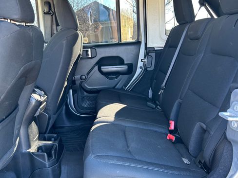 Used 2021 Jeep Wrangler Unlimited Sport image 11