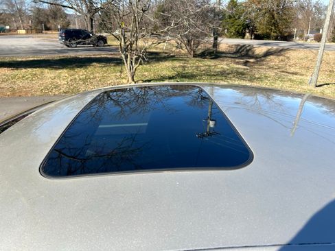 Used 2017 Lincoln MKZ Reserve w/ Technology Package image 9