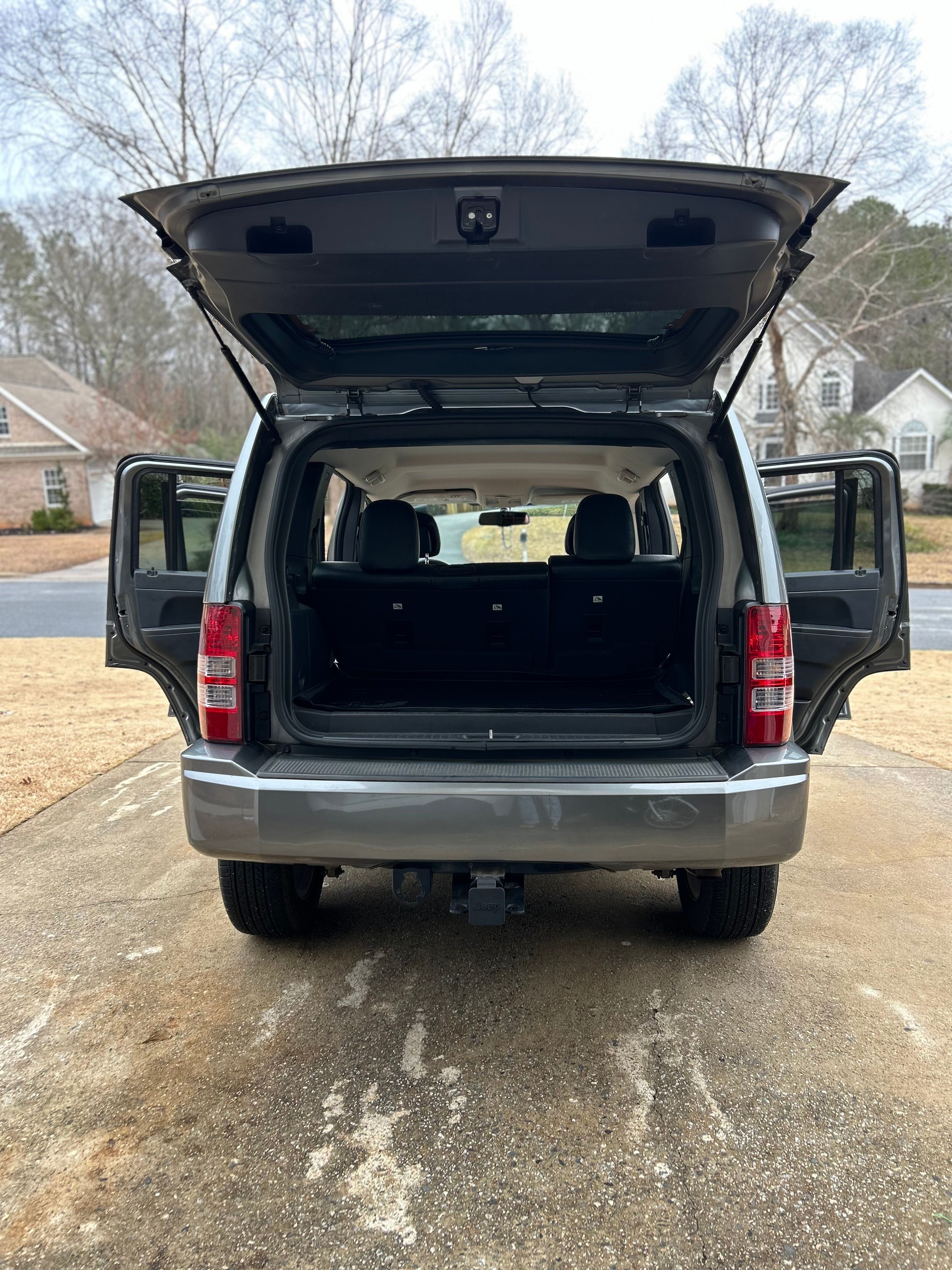 Used 2012 Jeep Liberty Sport AWD/4WD image 16