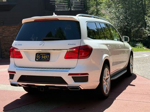 Used 2016 Mercedes-Benz GL 550 4MATIC image 15