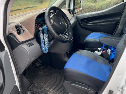 Used 2018 Nissan NV200 SV image 16