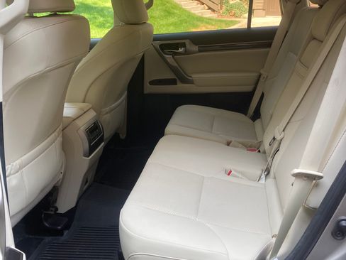 Used 2021 Lexus GX 460 Premium w/ Premium Package AWD/4WD image 18