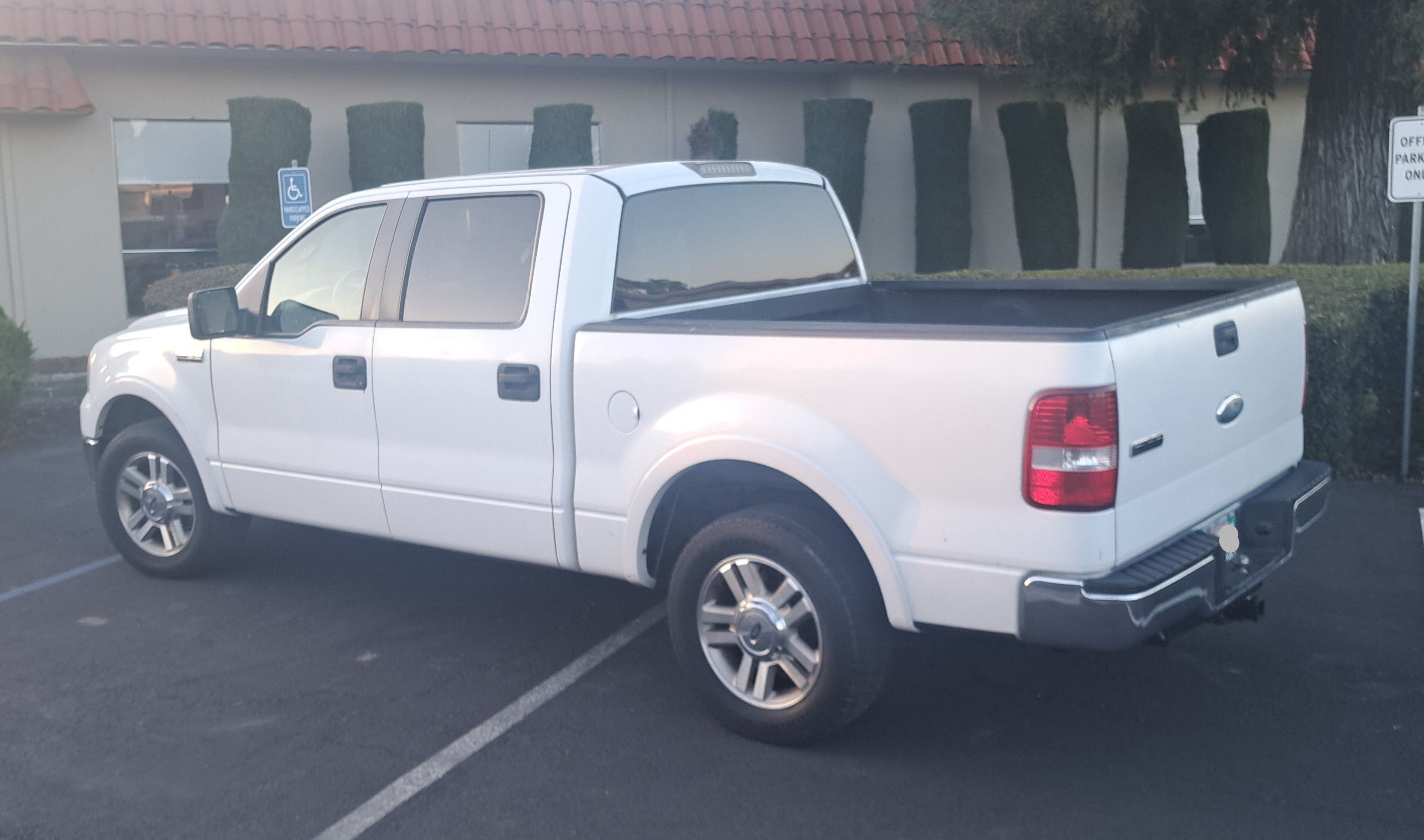Used 2007 Ford F150 Lariat RWD image 5
