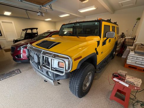 Used 2003 HUMMER H2 w/ Preferred Equipment Group image 20